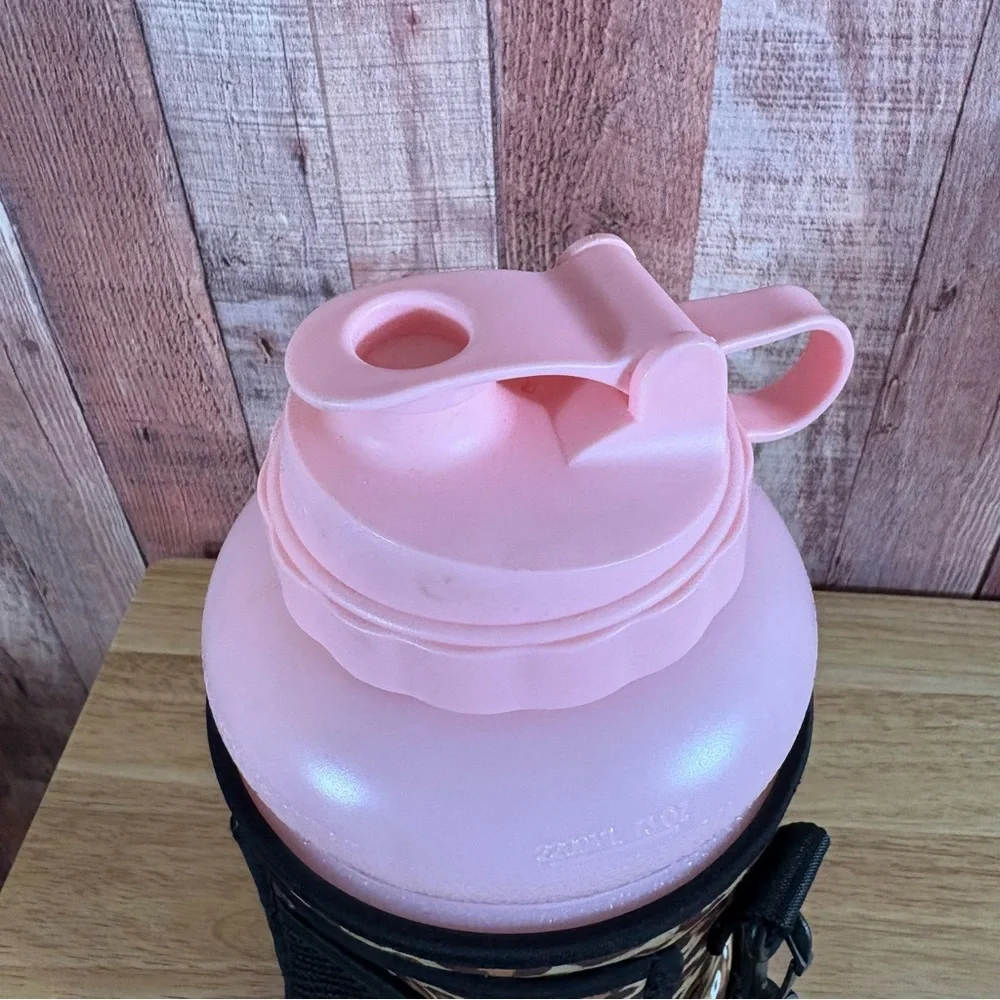 HydroJug‎ Leopard Print And Pink Water Bottle